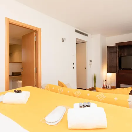 Pavillon Riviera Yourhosthelper